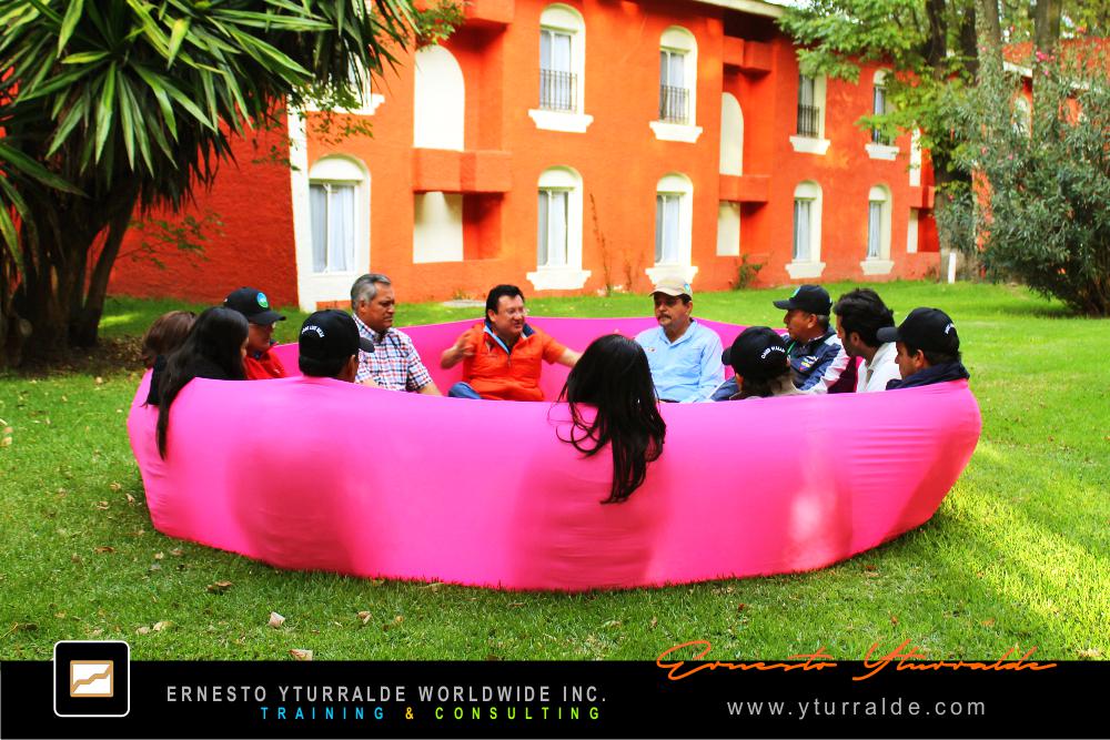 Taller de Trabajo en Equipo | Resolución de retos en conjunto y sinergia organizacional