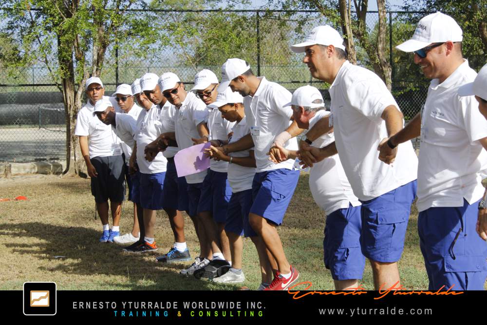 Cuerdas Bajas Team Building | Actividad outdoor para desarrollar trabajo en equipo y liderazgo colaborativo