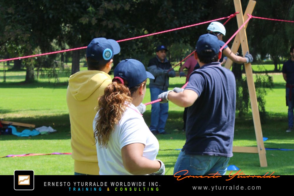 Taller de Cuerdas Bajas | Ejercicio experiencial para reforzar la colaboración y la resolución conjunta