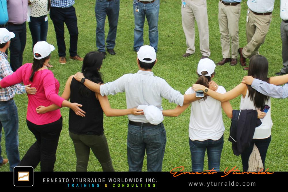 Team Building Cuerdas Bajas | Aprendizaje Experiencial para fortalecer vínculos y cohesión organizacional