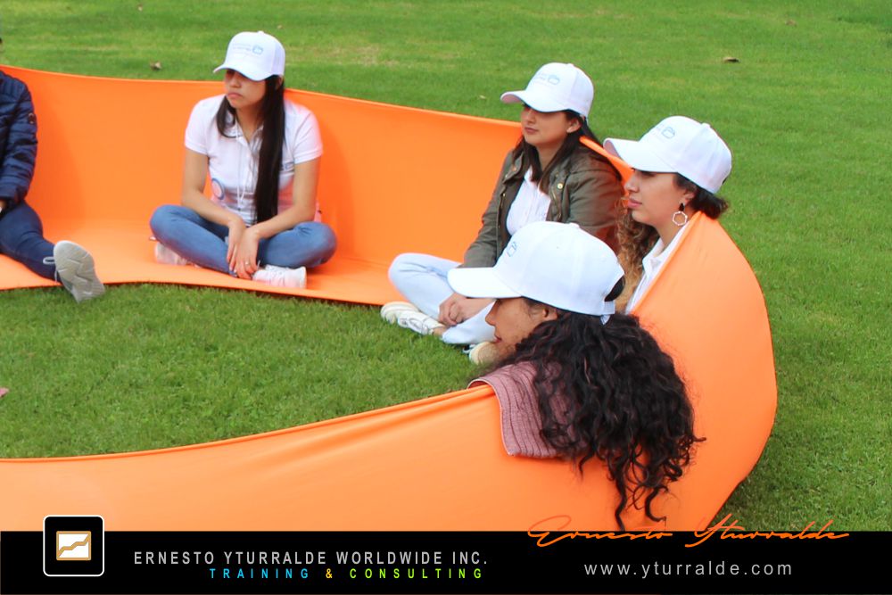 Taller de Cuerdas Bajas orientado al trabajo colaborativo y la integración empresarial