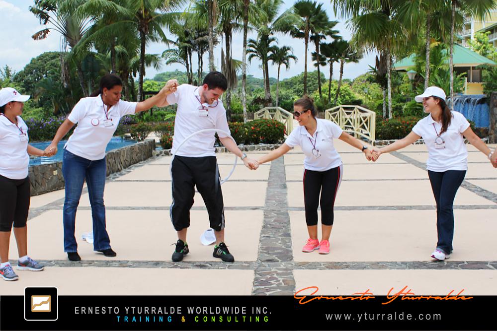 Dinámicas de Team Building con cuerdas bajas para fomentar el liderazgo compartido y la empatía