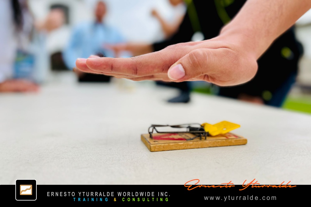 Taller empresarial con cuerdas bajas para activar la colaboración y el compromiso del equipo